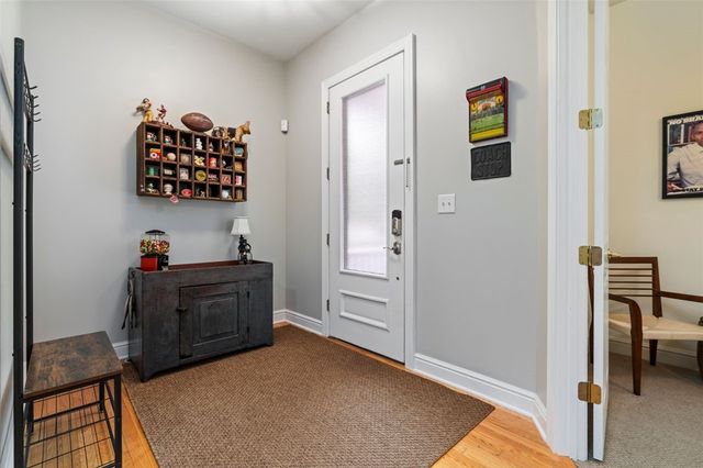 1310 Fairstead Ln, Squirrel Hill, PA 15217