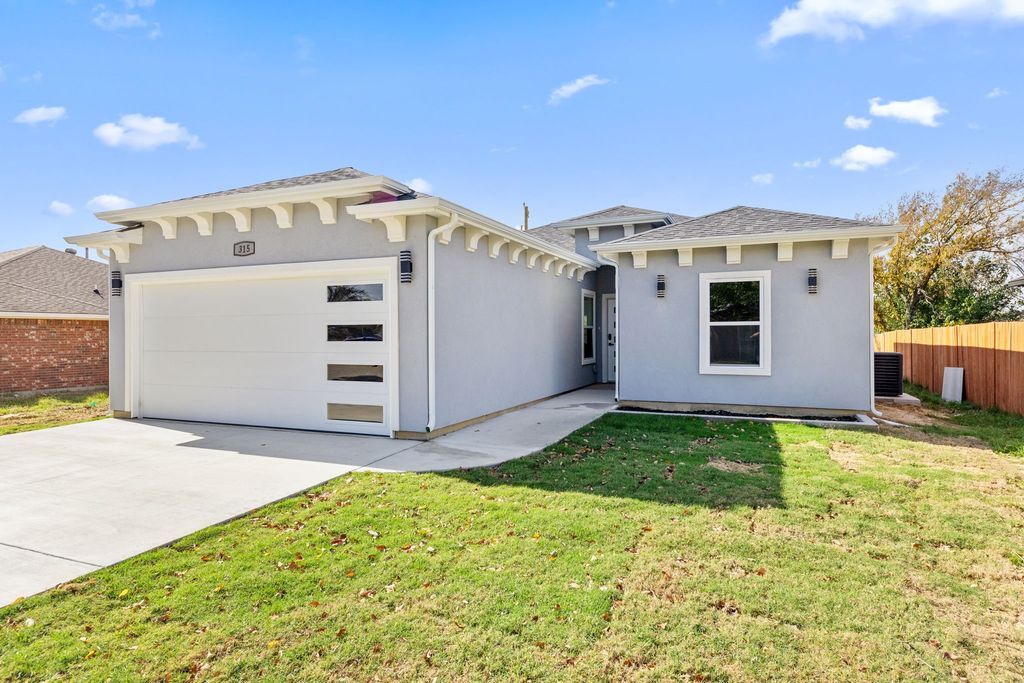 315 Windjammer Road, Gun Barrel City, TX 75156