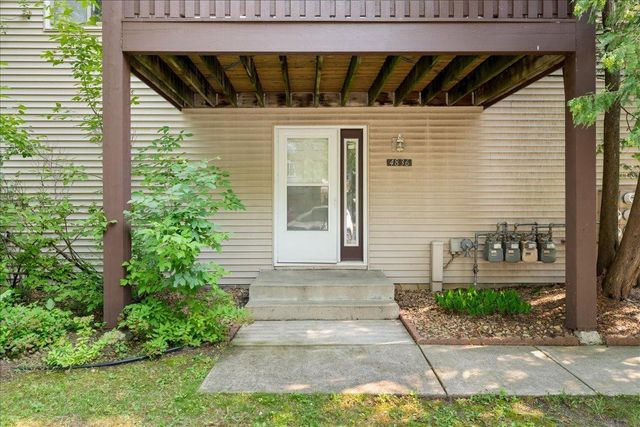 4836 Grenwich Trail N, Oakdale, MN 55128