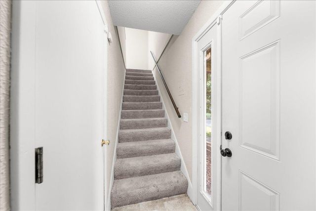 4836 Grenwich Trail N, Oakdale, MN 55128