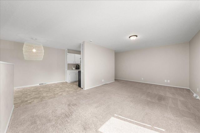 4836 Grenwich Trail N, Oakdale, MN 55128
