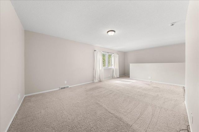 4836 Grenwich Trail N, Oakdale, MN 55128