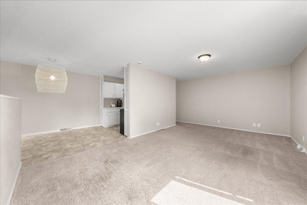 4836 Grenwich Trail N, Oakdale, MN 55128 — photo 4