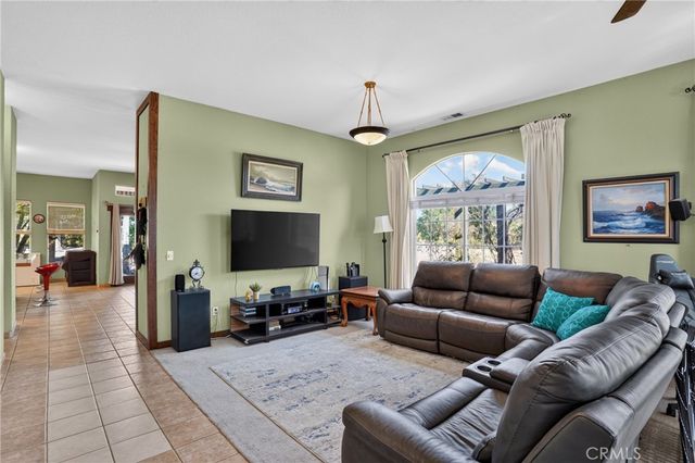 5696 Loma Real, Paso Robles, CA 93446