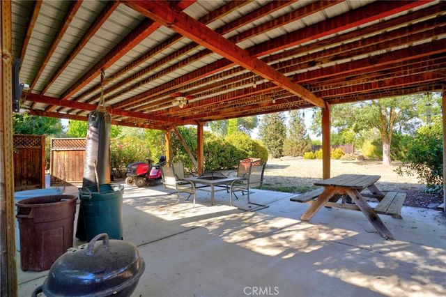 5696 Loma Real, Paso Robles, CA 93446