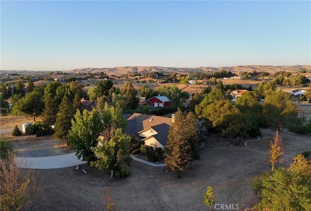 5696 Loma Real, Paso Robles, CA 93446