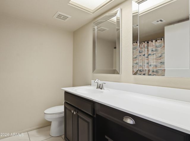 1832 N 52ND Street 104, Phoenix, AZ 85008