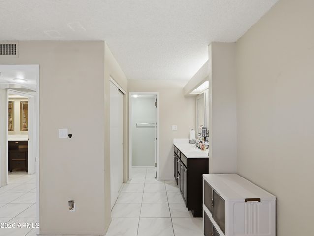 1832 N 52ND Street 104, Phoenix, AZ 85008