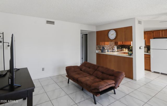 1832 N 52ND Street 104, Phoenix, AZ 85008