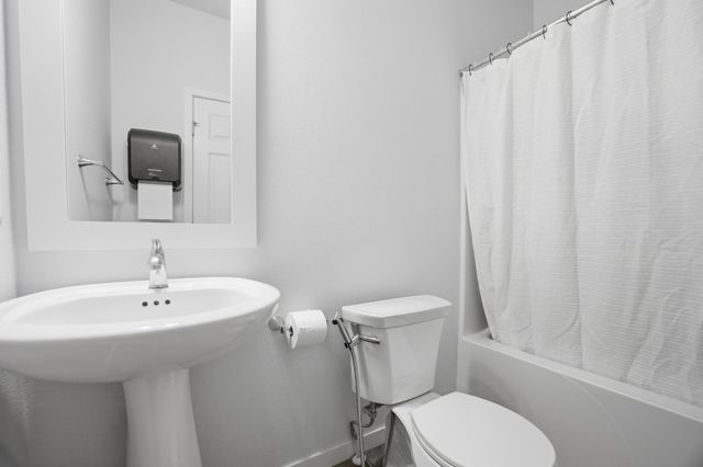 4756 34th Street S, Fargo, ND 58104