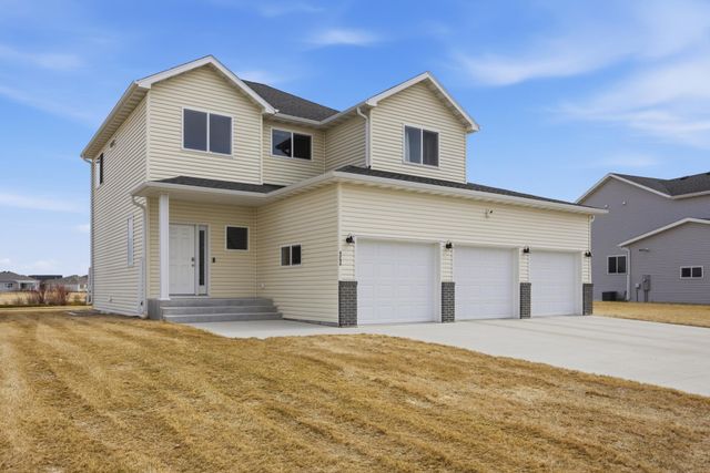 4756 34th Street S, Fargo, ND 58104