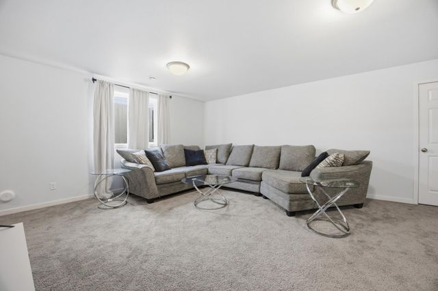 4756 34th Street S, Fargo, ND 58104