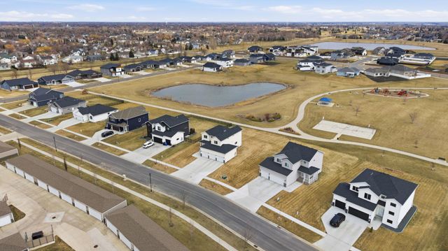 4756 34th Street S, Fargo, ND 58104