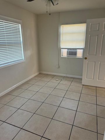 518 N 6th Street, Fort Pierce, FL 34950