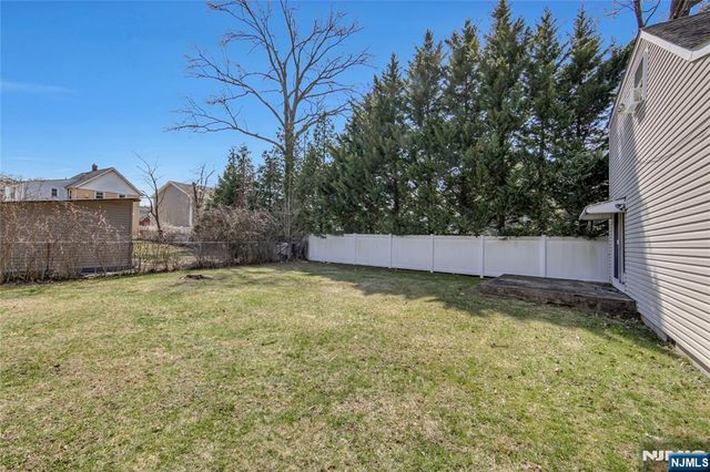 203 Snedeker Place, Northvale, NJ 07647