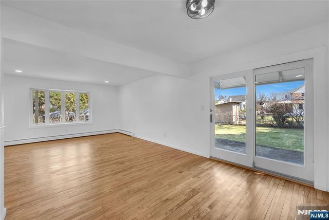 203 Snedeker Place, Northvale, NJ 07647