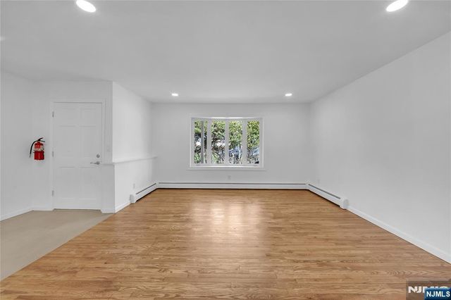 203 Snedeker Place, Northvale, NJ 07647