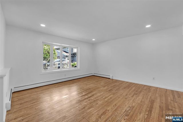 203 Snedeker Place, Northvale, NJ 07647