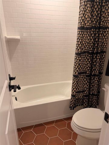 877 Alberdie Drive, Crystal Beach, TX 77650