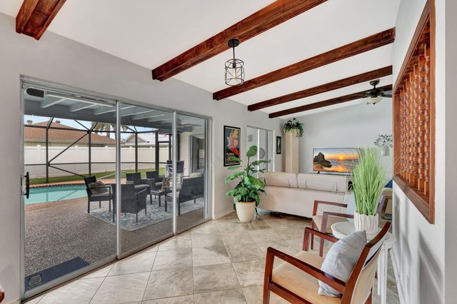 577 SW 24th Avenue, Boynton Beach, FL 33435
