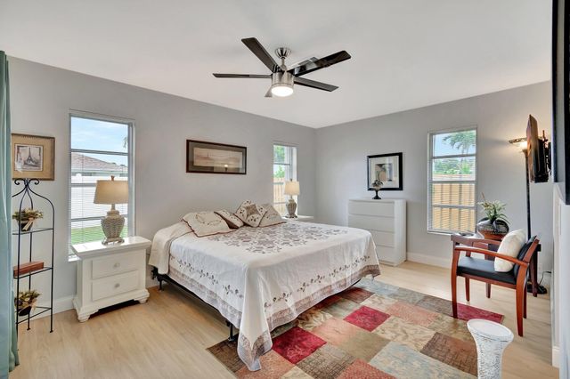 577 SW 24th Avenue, Boynton Beach, FL 33435