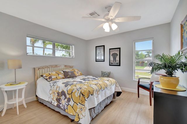 577 SW 24th Avenue, Boynton Beach, FL 33435