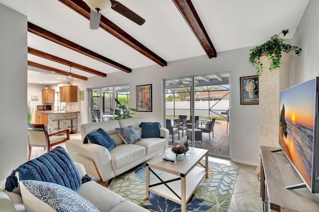 577 SW 24th Avenue, Boynton Beach, FL 33435
