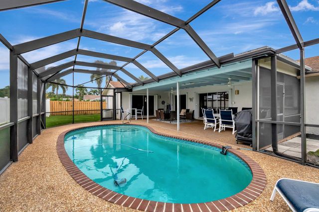 577 SW 24th Avenue, Boynton Beach, FL 33435