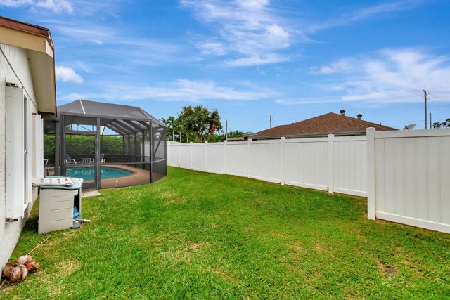 577 SW 24th Avenue, Boynton Beach, FL 33435