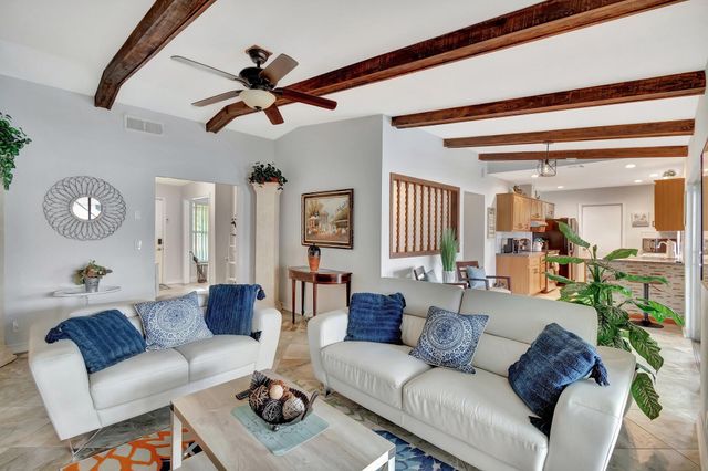 577 SW 24th Avenue, Boynton Beach, FL 33435