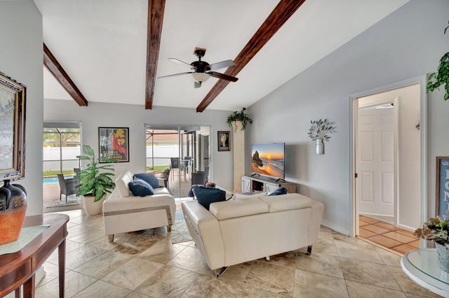 577 SW 24th Avenue, Boynton Beach, FL 33435