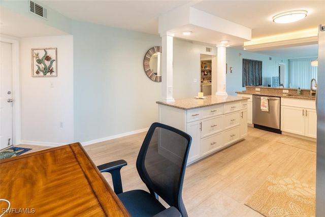 270 Naples Cove DR 3506, Naples, FL 34110