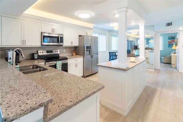 270 Naples Cove DR 3506, Naples, FL 34110