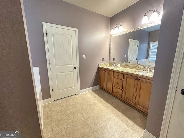 130 Hamilton Lake Drive, Lagrange, GA 30241