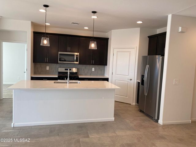 9745 W Larson Street, Marana, AZ 85658