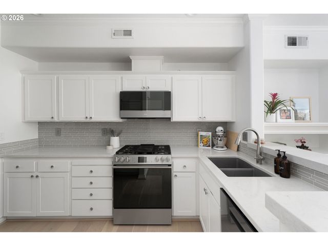 10253 Nw WILSHIRE Ln, Portland, OR 97229