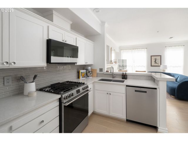 10253 Nw WILSHIRE Ln, Portland, OR 97229