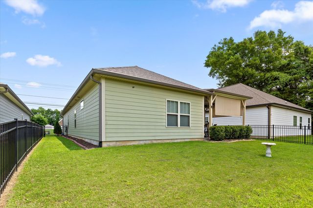 8242 Roy Lane, Ooltewah, TN 37363