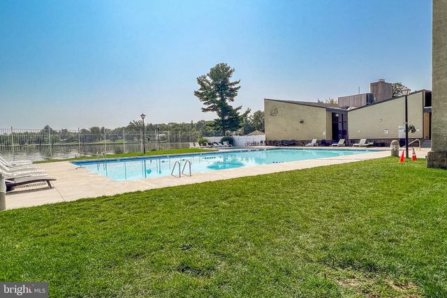 2186 HARBOUR DR, Palmyra, NJ 08065