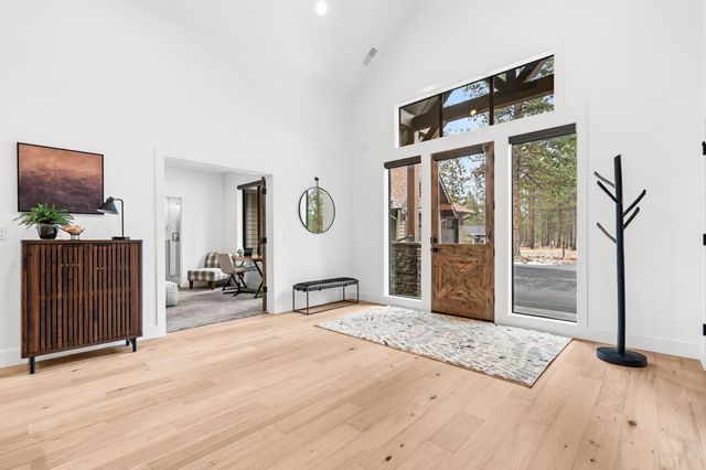 56282 Elk Run Drive 404, Bend, OR 97707