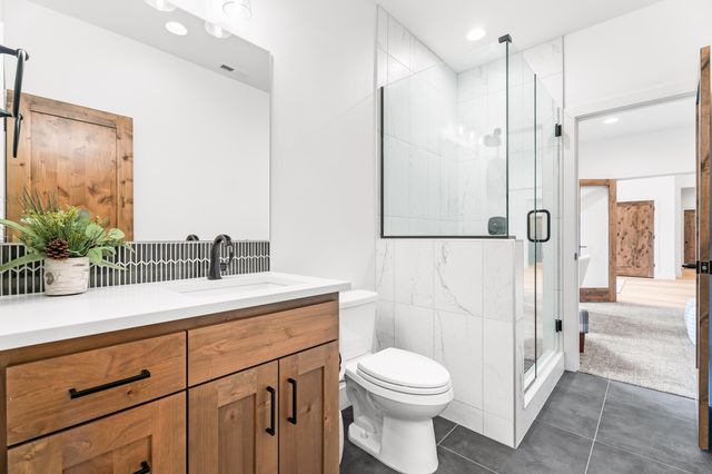 56282 Elk Run Drive 404, Bend, OR 97707