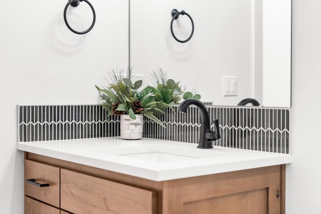 56282 Elk Run Drive 404, Bend, OR 97707