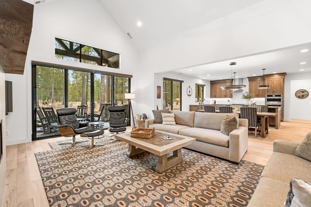 56282 Elk Run Drive 404, Bend, OR 97707