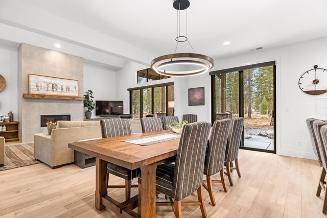 56282 Elk Run Drive 404, Bend, OR 97707