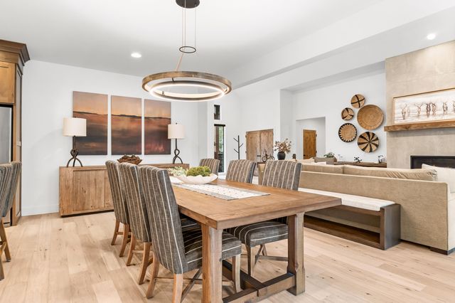 56282 Elk Run Drive 404, Bend, OR 97707