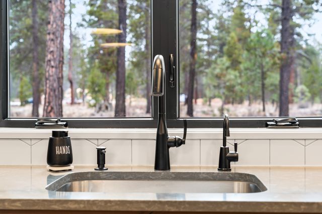 56282 Elk Run Drive 404, Bend, OR 97707