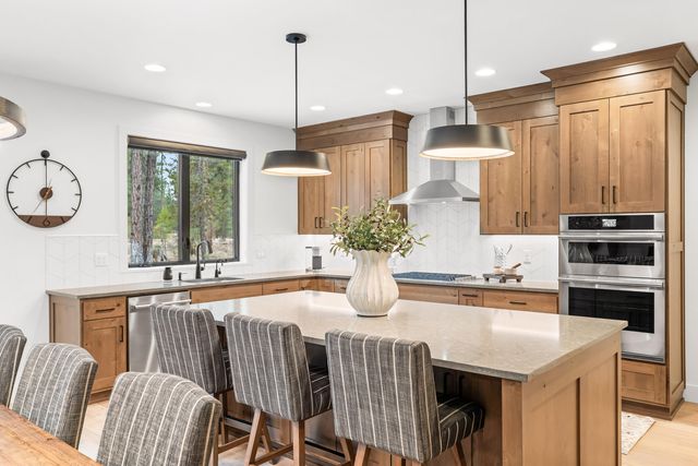 56282 Elk Run Drive 404, Bend, OR 97707