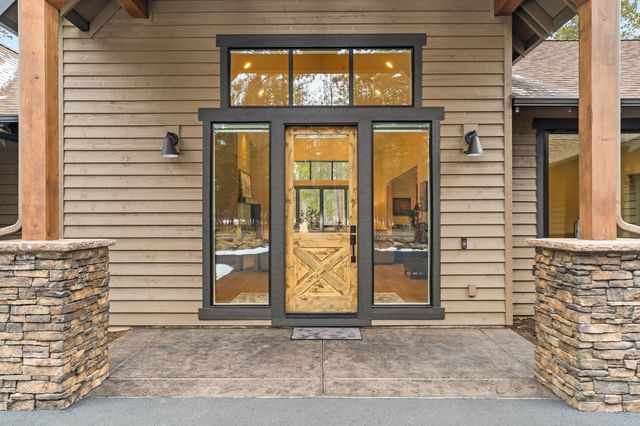 56282 Elk Run Drive 404, Bend, OR 97707