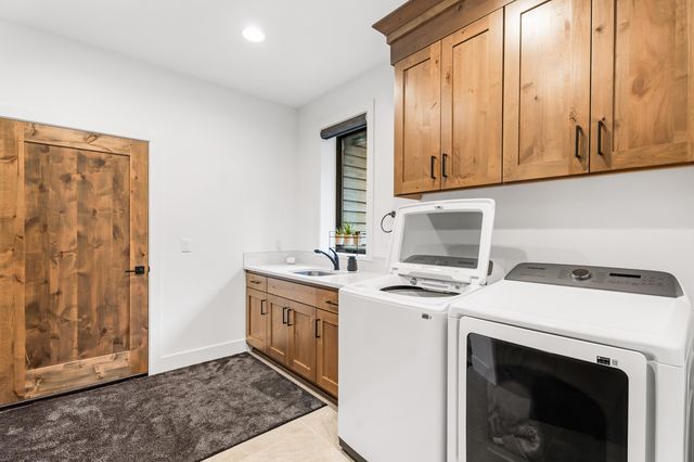 56282 Elk Run Drive 404, Bend, OR 97707