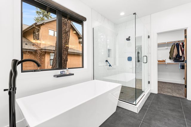 56282 Elk Run Drive 404, Bend, OR 97707